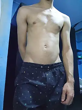 Snapshot of boyminerin00 chatting on 10-12-25, 01:04 boyminerin00 online show from 10-12-25, 01:04