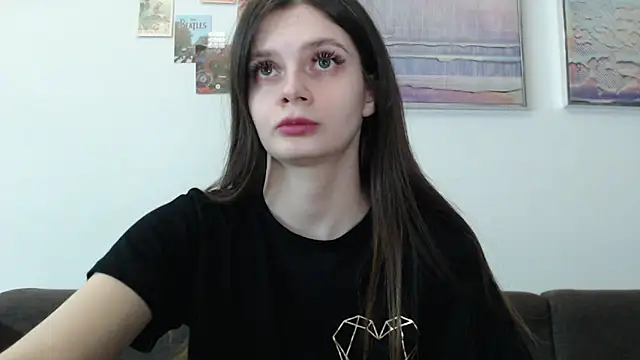Snapshot of Effi_18 chatting on 03-04-25, 05:34 Effi 18 online show from 03-04-25, 05:34