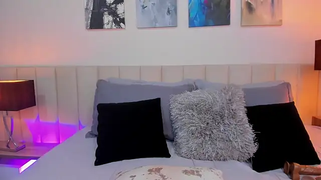 Snapshot of DaniRousse chatting on 09-16-25, 05:36 DaniRousse online show from 09-16-25, 05:36