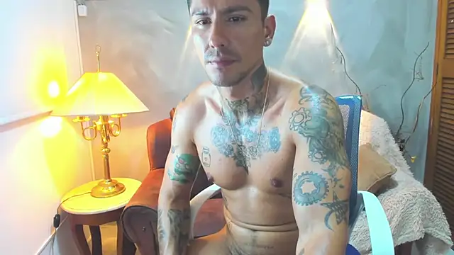 Snapshot of Dylanstonne chatting on 01-05-25, 11:22 Dylanstonne online show from 01-05-25, 11:22