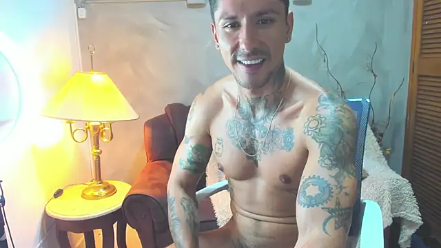 Snapshot of Dylanstonne chatting on 01-07-25, 11:56 Dylanstonne online show from 01-07-25, 11:56