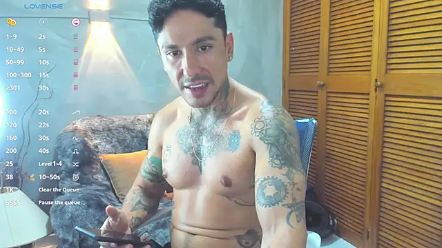 Snapshot of Dylanstonne chatting on 01-11-25, 11:02 Dylanstonne online show from 01-11-25, 11:02