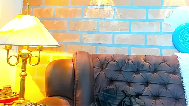 Snapshot of Dylanstonne chatting on 02-26-25, 12:38 Dylanstonne online show from 02-26-25, 12:38