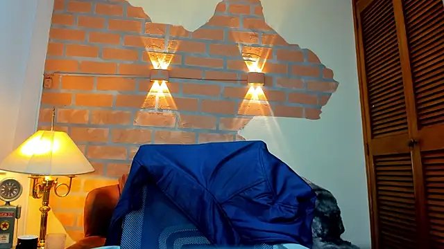 Snapshot of Dylanstonne chatting on 03-19-25, 01:21 Dylanstonne online show from 03-19-25, 01:21