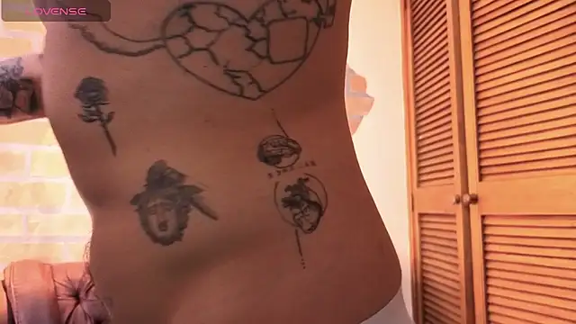 Snapshot of Dylanstonne chatting on 12-04-25, 09:01 Dylanstonne online show from 12-04-25, 09:01