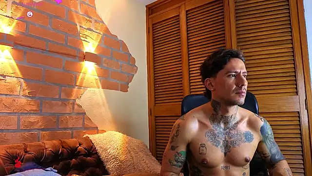 Snapshot of Dylanstonne chatting on 12-17-25, 09:21 Dylanstonne online show from 12-17-25, 09:21