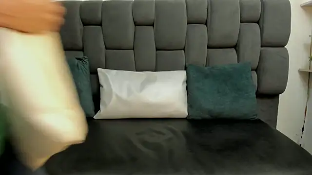 Snapshot of Yef_Thin chatting on 03-06-25, 10:52 Yef Thin online show from 03-06-25, 10:52