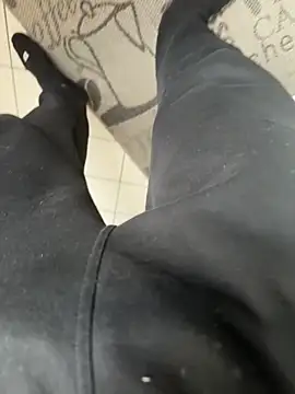 kareem0010 online show from 02-23-25, 10:49