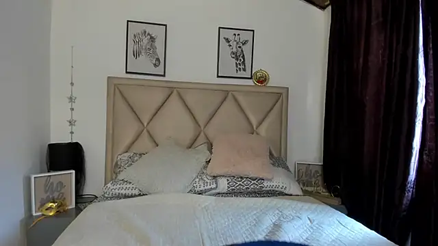 Snapshot of MonyCassius chatting on 11-28-25, 01:03 MonyCassius online show from 11-28-25, 01:03