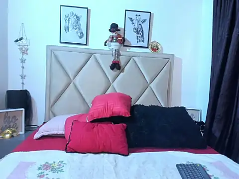 Snapshot of MonyCassius chatting on 12-03-25, 12:14 MonyCassius online show from 12-03-25, 12:14