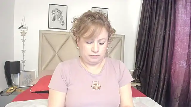 Snapshot of MonyCassius chatting on 12-21-25, 02:02 MonyCassius online show from 12-21-25, 02:02