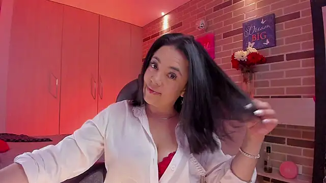 Bella fournier online show from 12-01-25, 09:09