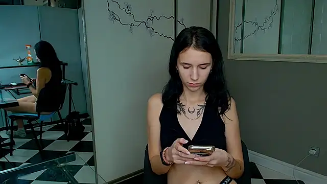 Snapshot of KarolinaBlacks chatting on 12-01-24, 04:29 KarolinaBlacks online show from 12-01-24, 04:29