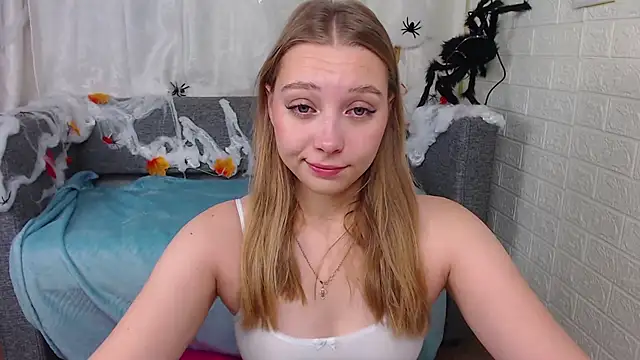 bellaa love  online show from 10-15-25, 12:33