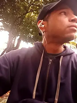 Snapshot of Skrillrx chatting on 12-18-25, 10:16 Skrillrx online show from 12-18-25, 10:16