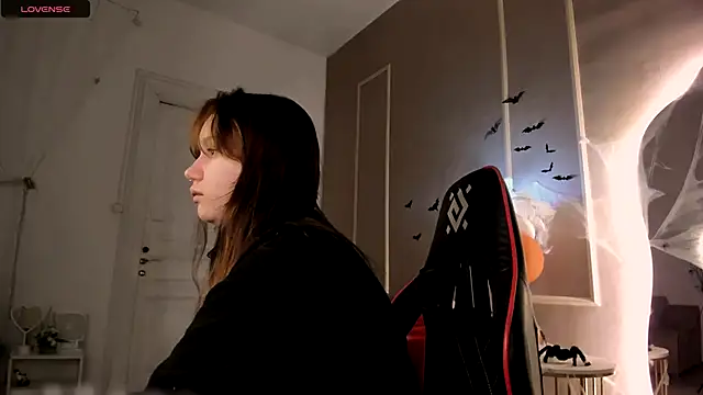 Alisia Mars online show from 10-24-25, 05:26