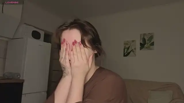 Alisia Mars online show from 10-25-25, 04:42