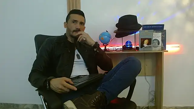 Reiko 85  online show from 11-15-25, 02:46