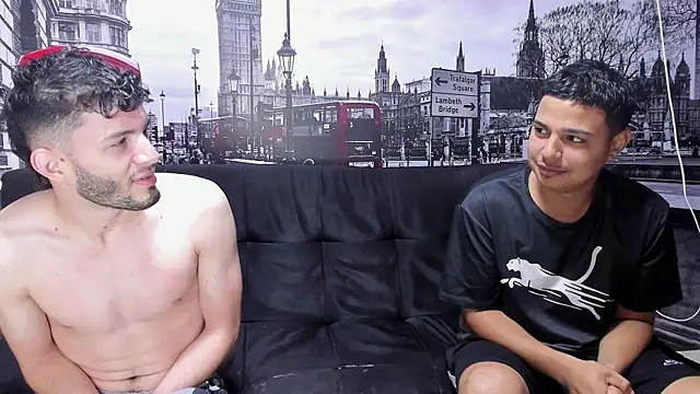 Snapshot of threesome_sexy_hot chatting on 12-23-24, 11:14 threesome sexy hot online show from 12-23-24, 11:14