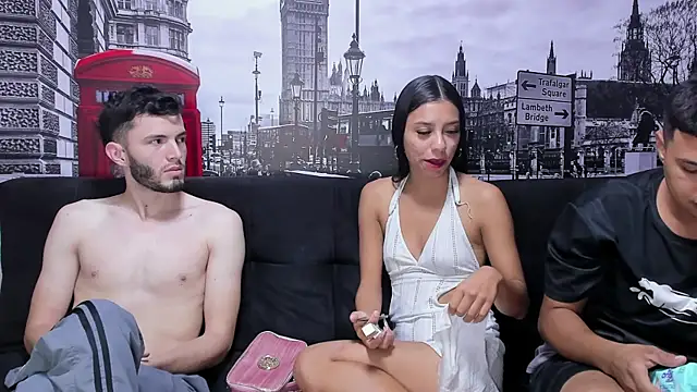 Snapshot of threesome_sexy_hot chatting on 12-29-24, 11:07 threesome sexy hot online show from 12-29-24, 11:07