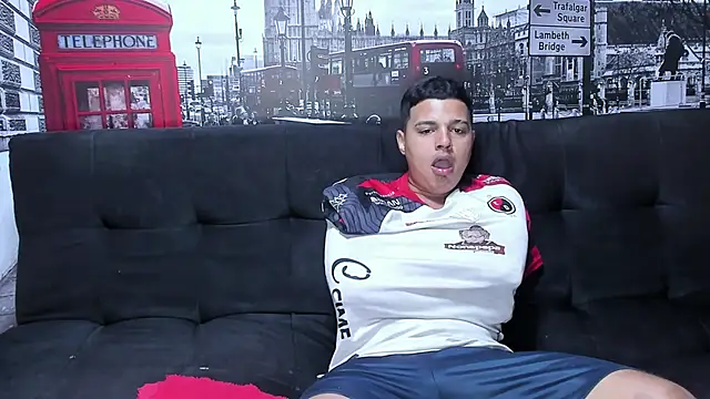 Snapshot of threesome_sexy_hot chatting on 01-03-25, 01:14 threesome sexy hot online show from 01-03-25, 01:14