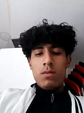 Snapshot of alexander32r chatting on 09-11-25, 03:56 alexander32r online show from 09-11-25, 03:56