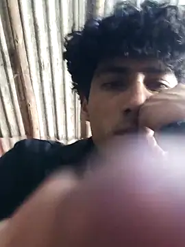 Snapshot of alexander32r chatting on 09-26-25, 01:20 alexander32r online show from 09-26-25, 01:20