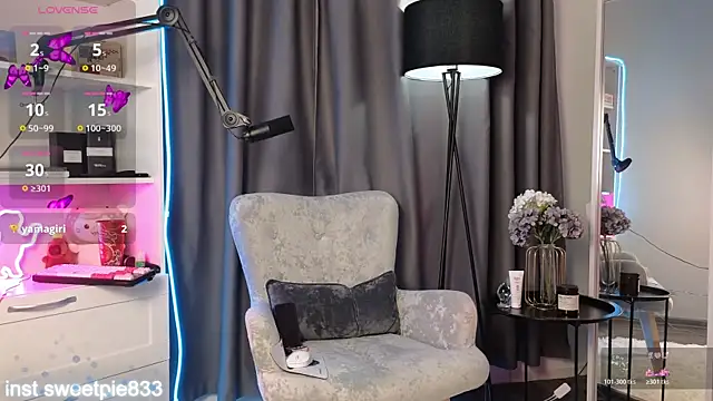 Snapshot of Anal_Girl_ chatting on 02-13-26, 04:47 Anal Girl online show from 02-13-26, 04:47