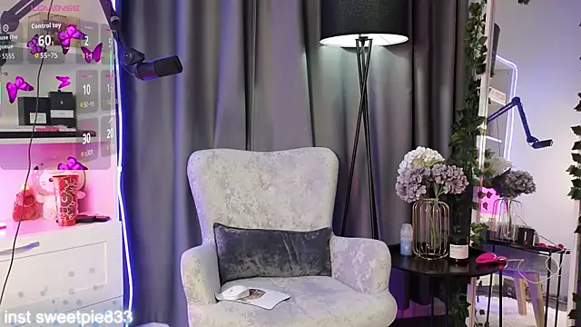 Snapshot of Anal_Girl_ chatting on 02-21-26, 05:03 Anal Girl online show from 02-21-26, 05:03