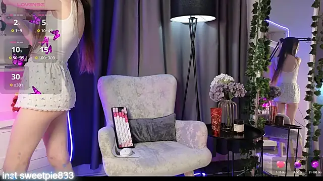 Snapshot of Anal_Girl_ chatting on 02-26-26, 04:17 Anal Girl online show from 02-26-26, 04:17