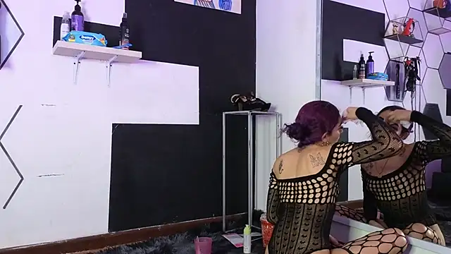 haileycat online show from 12-23-25, 01:14