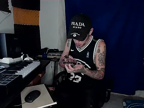 patrik tattoo  online show from 01-23-25, 04:41
