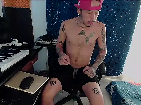 patrik tattoo  online show from 02-01-25, 03:50