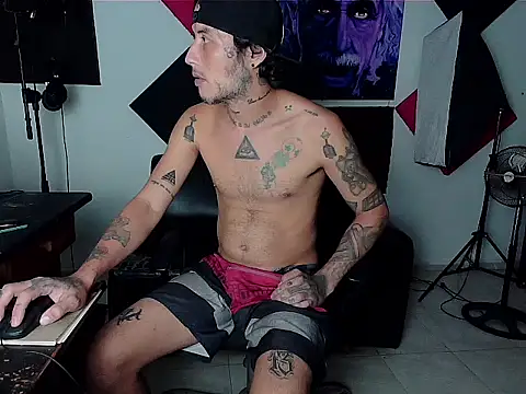 patrik tattoo  online show from 09-25-25, 04:49