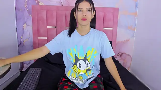 LizzMartin online show from 01-11-25, 07:05