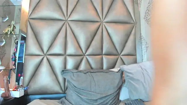 Corina Taylor  online show from 10-09-25, 11:52