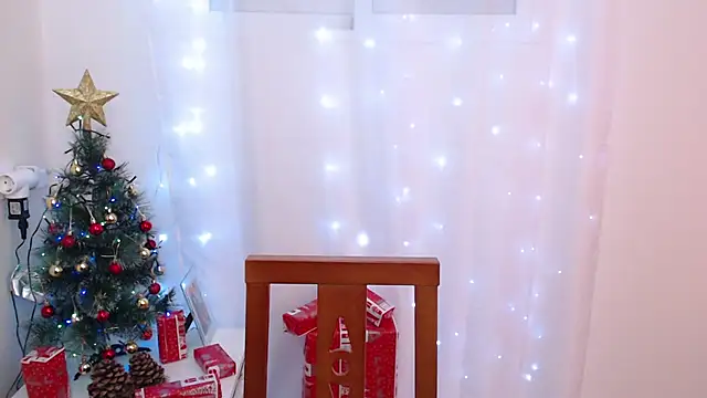 Snapshot of Genesisgems11_ chatting on 12-13-24, 06:31 Genesisgems11 online show from 12-13-24, 06:31