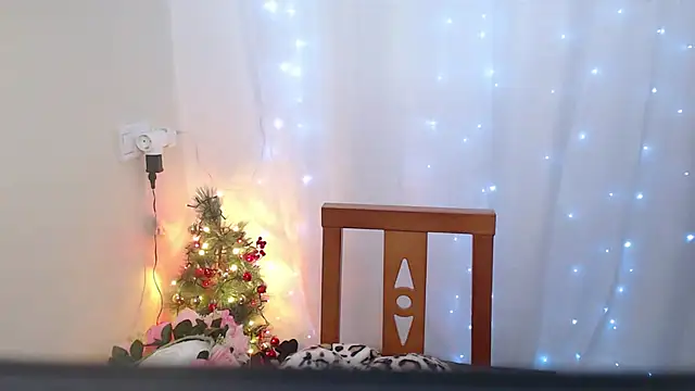 Snapshot of Genesisgems11_ chatting on 12-27-24, 07:18 Genesisgems11 online show from 12-27-24, 07:18