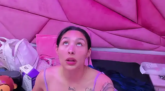 ChloeeTompson  online show from 03-05-25, 02:46