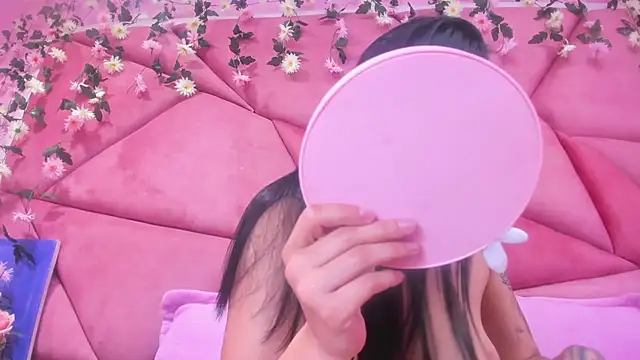 ChloeeTompson  online show from 03-11-25, 10:29