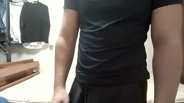 Snapshot of YU-KI00 chatting on 10-25-25, 01:18 YU-KI00 online show from 10-25-25, 01:18