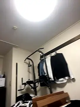 Snapshot of YU-KI00 chatting on 11-08-25, 10:37 YU-KI00 online show from 11-08-25, 10:37