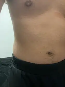 Snapshot of YU-KI00 chatting on 11-15-25, 12:45 YU-KI00 online show from 11-15-25, 12:45