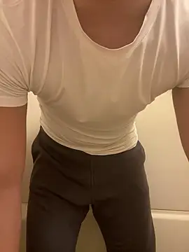 Snapshot of YU-KI00 chatting on 11-16-25, 11:16 YU-KI00 online show from 11-16-25, 11:16