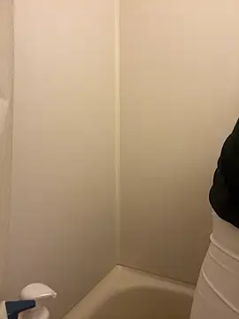 Snapshot of YU-KI00 chatting on 11-22-25, 12:15 YU-KI00 online show from 11-22-25, 12:15