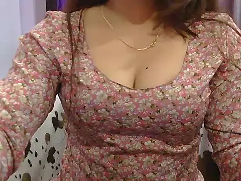 cutie-taara online show from 02-24-25, 08:27