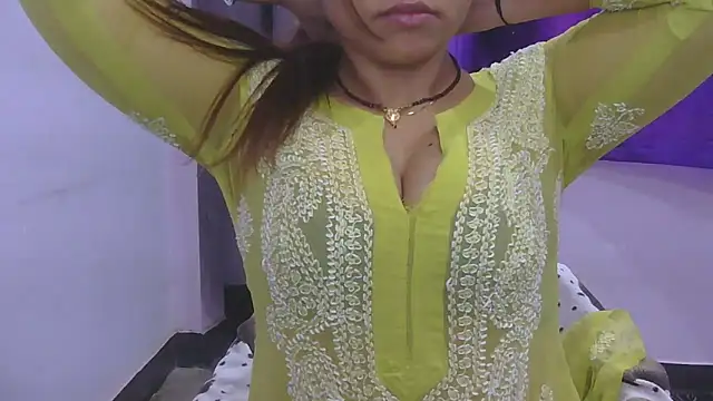 cutie-taara online show from 12-01-25, 03:22