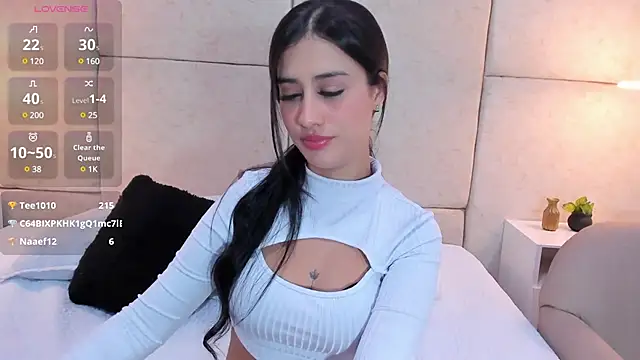 Snapshot of Amiirra_ chatting on 12-14-24, 12:01 Amiirra online show from 12-14-24, 12:01