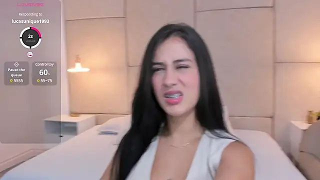 Snapshot of Amiirra_ chatting on 01-04-25, 07:55 Amiirra online show from 01-04-25, 07:55