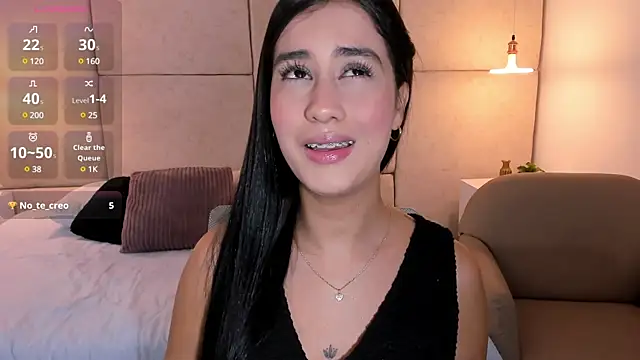 Snapshot of Amiirra_ chatting on 02-18-25, 09:09 Amiirra online show from 02-18-25, 09:09